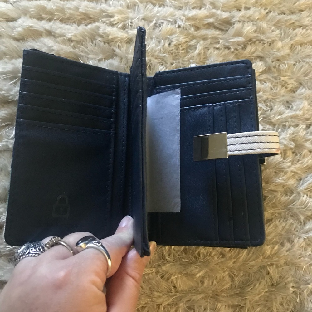 Apt 9 Wallet NWT - Picture 3 of 4